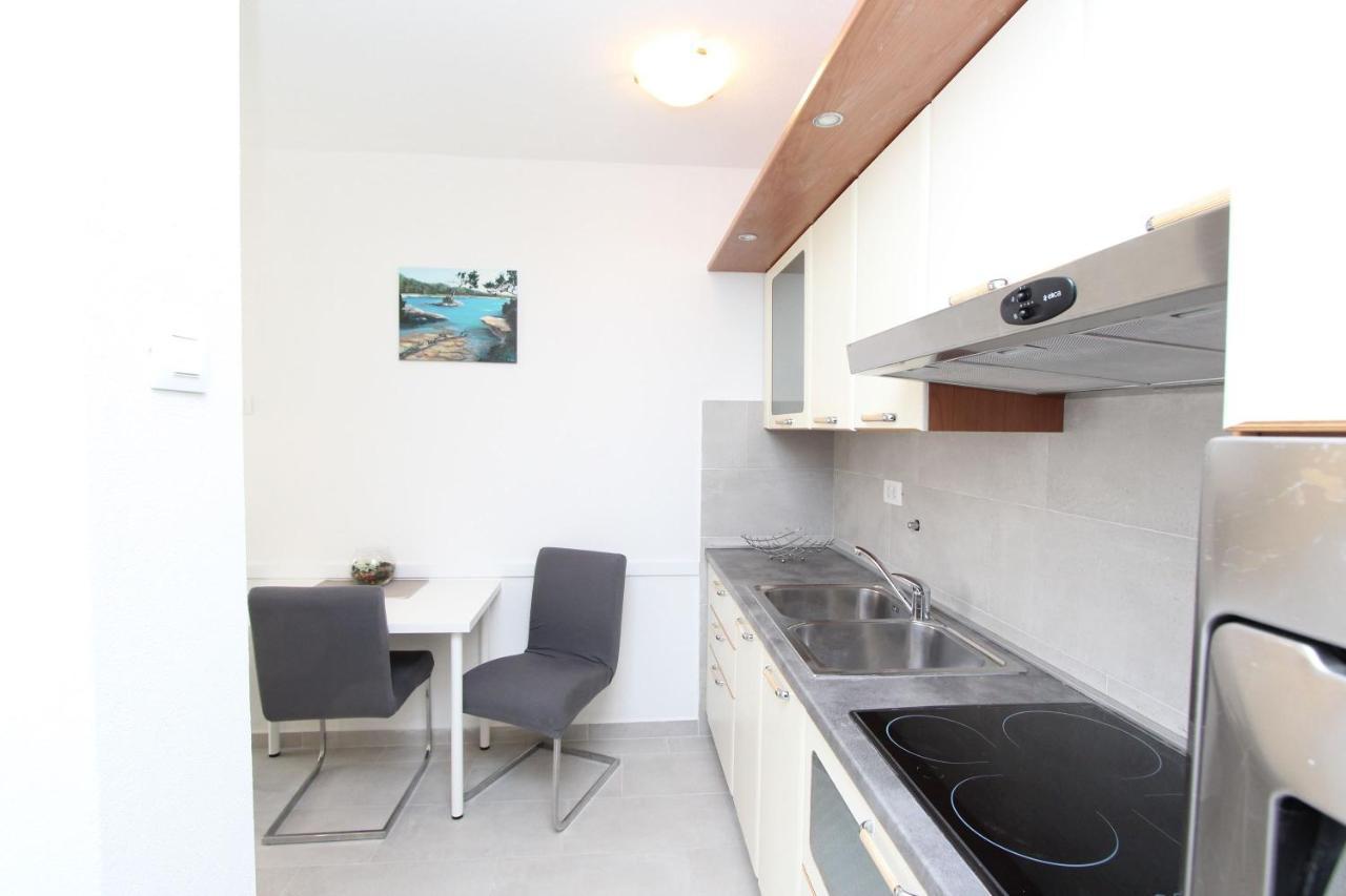 Apartment Stellina Rovigno Esterno foto