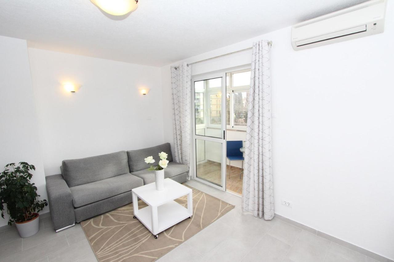 Apartment Stellina Rovigno Esterno foto