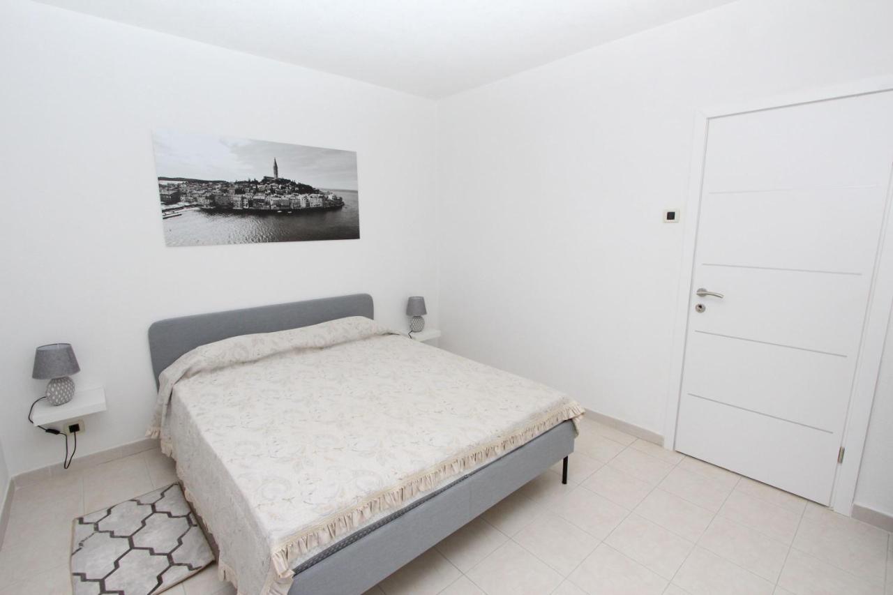 Apartment Stellina Rovigno Esterno foto