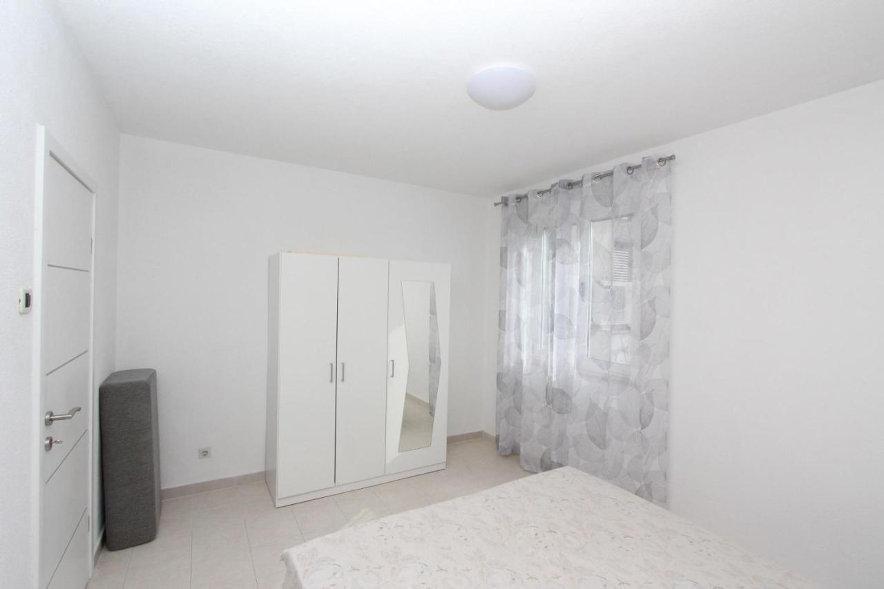 Apartment Stellina Rovigno Esterno foto
