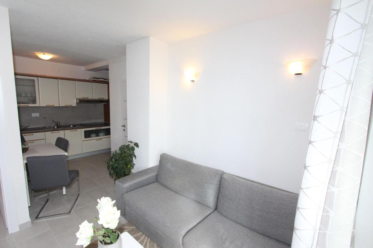 Apartment Stellina Rovigno Esterno foto